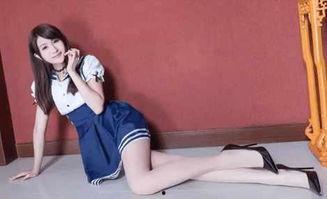 风骚学生性感丝袜制服,风骚学生制服下的性感丝袜诱惑